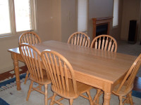 Solid Oak Dinning Table