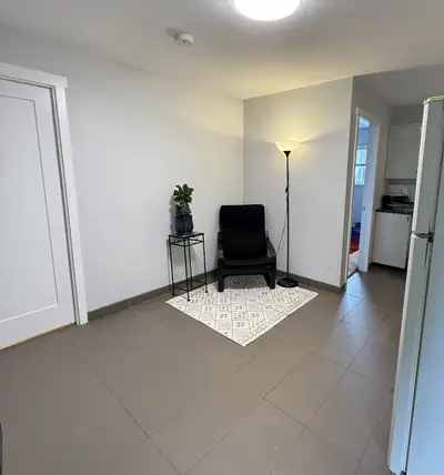 ** BRAND NEW - 1 BEDROOM - BURQUITLAM STATION **