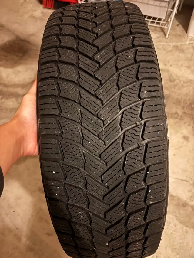 225/65R /17 Michelin Snow tire in Tires & Rims in Markham / York Region - Image 3
