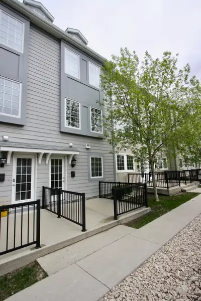 Townhouse Condo | 3 Bed & 2.5 Bath | 1 Garage