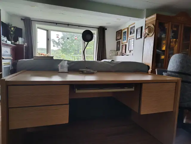 Free Light oak Desk in Desks in Ottawa - Image 4