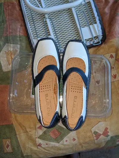 Women's flat shoes (brand new), View more