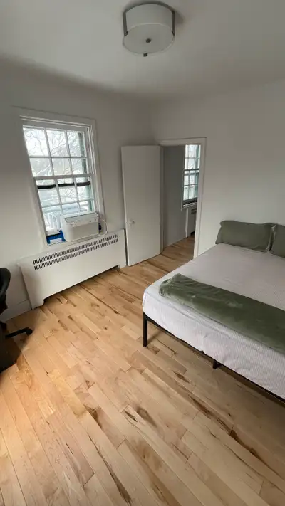 1 bedroom in a 4 1/2 apartment