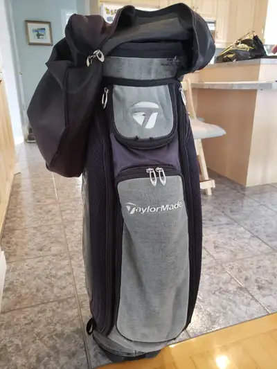 Sac de golf ( Taylor Made ). couleur Noir et Gris