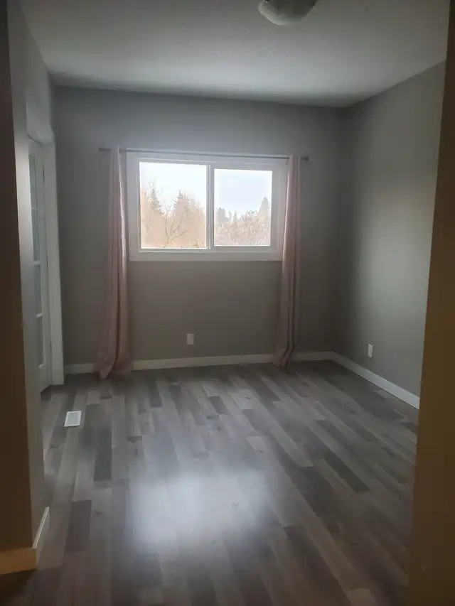 Red Deer Downtown 2-storey 2 BDRM townhouse for rent