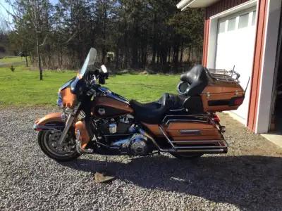 Certified, a true beauty in excellent shape. A true beauty in excellent shape. LED headlight, runnin...