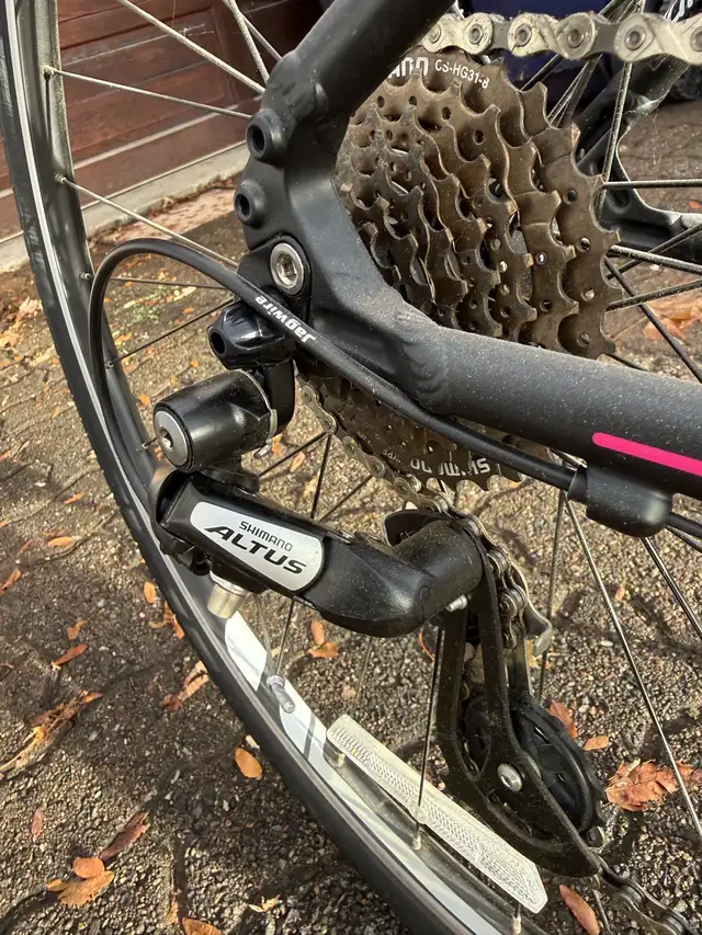 vélo  de route Specialized in Cruiser, Commuter & Hybrid in Laval / North Shore - Image 9