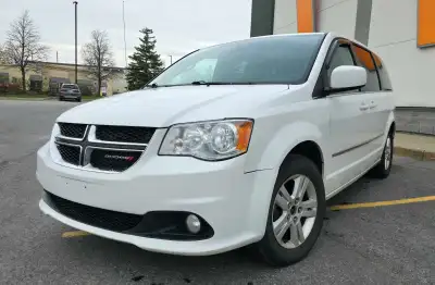 Selling my 2016 Dodge Grand Caravan CREW PLUS, LOW MILEAGE 151,400km, Automatic, 3.6L V6, FWD, 7 pas...