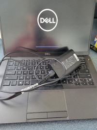 Dell Latitude 5400 laptop i5 8gb Ram, includes HP backpack