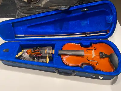 Menzel 4/4 violin + shoulder rest, View more