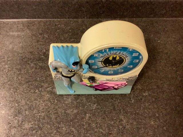 VINTAGE 1974 WORKING BATMAN AND ROBIN TALKING ALARM CLOCK in Toys & Games in London - Image 4