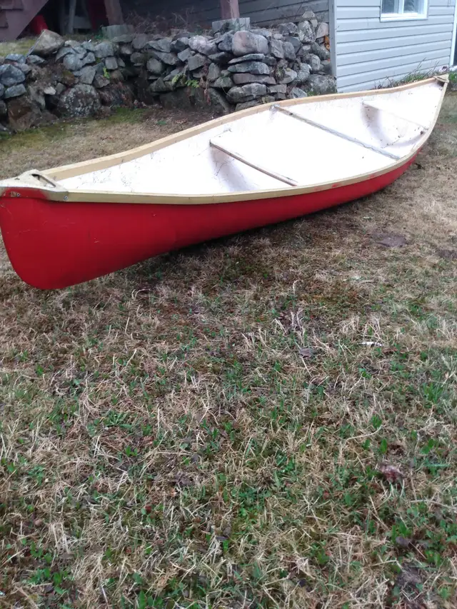 14 foot canoe in Canoes, Kayaks & Paddles in Sault Ste. Marie - Image 3