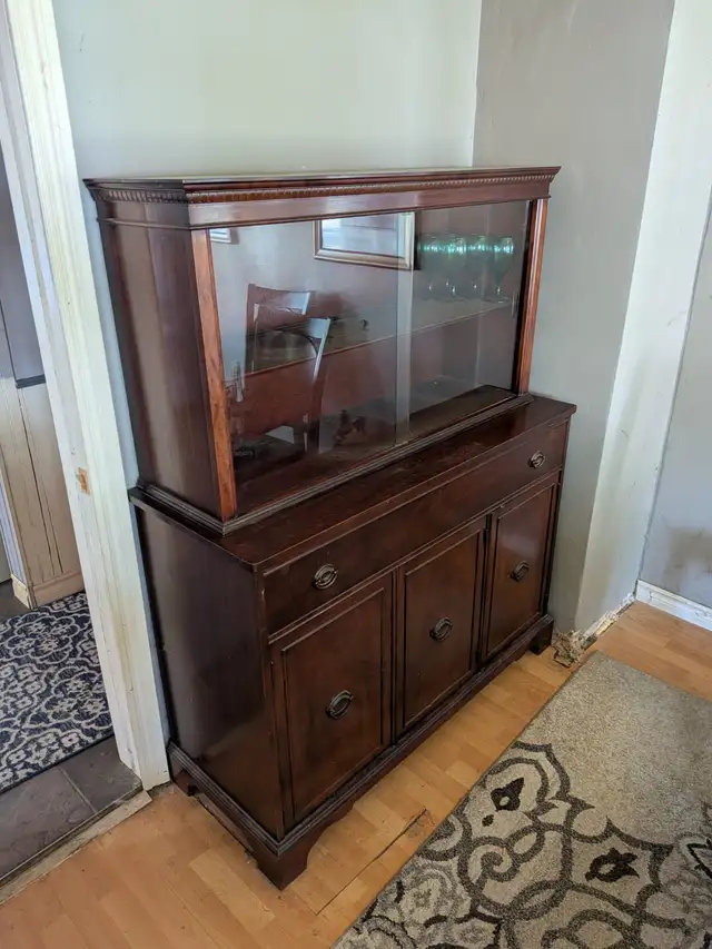 Antique hutch in Hutches & Display Cabinets in Windsor Region - Image 2