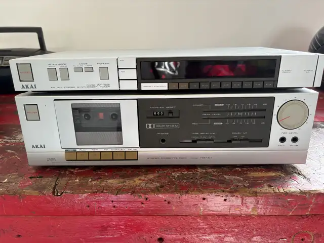 AKAI tuner and cassette player  in Stereo Systems & Home Theatre in Ottawa - Image 2