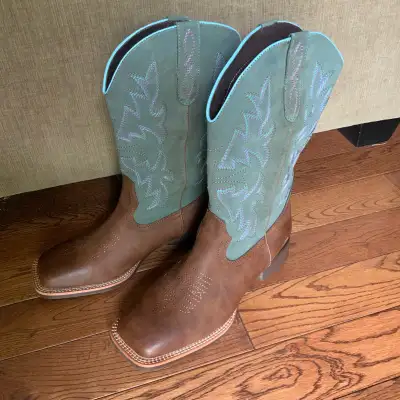 Brand NEW J’S.O.L.E Cowboy Boots Women Size 40 — Western Boots, View more