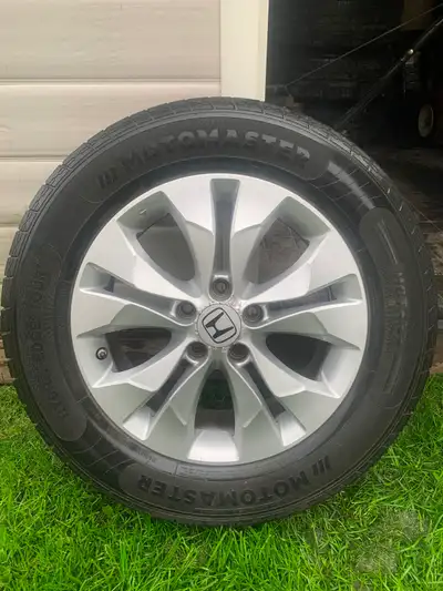 4 Rims and tires, tires needs replacing Were on 2013 Honda CRV but will fit other years as well.