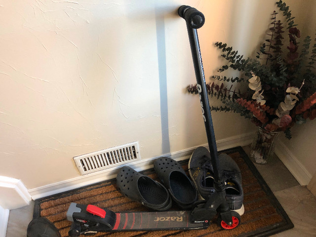 youth Razor electric scooter-Cooksville in Toys & Games in Mississauga / Peel Region