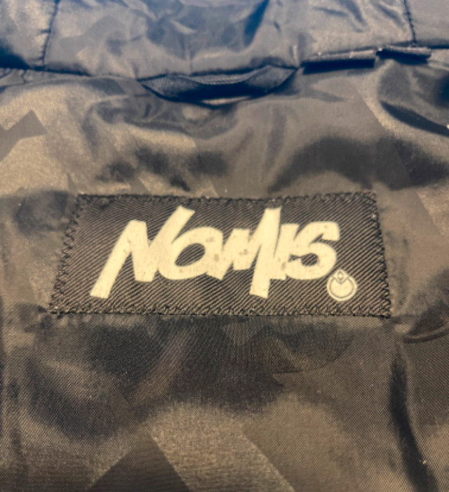 Men’s Large NOMIS quad-colour snowboard jacket in Snowboard in Calgary - Image 4