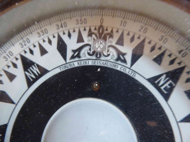 Antique Ship Compass - Gimbal mounted in Arts & Collectibles in Parksville / Qualicum Beach - Image 3