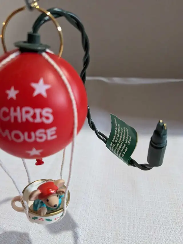 1993 Hallmark Keepsake Christmas ornament Chris Mouse  in Holiday, Event & Seasonal in Charlottetown - Image 5
