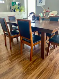 Wood table and 6 chairs!