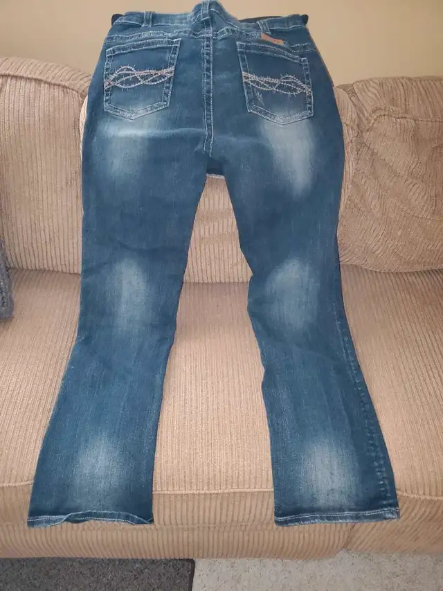 ladies cowgirl tough jeans size 34/33 in Women's - Bottoms in Kamloops - Image 4