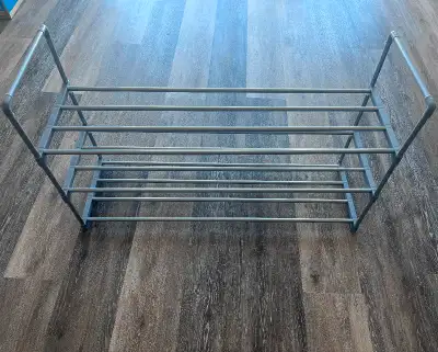18 Pairs Shoe Shelf Storage， 90cm L x 29cm W x 56cm H Please contact if you are interested