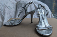 Le Chateau silver 3" heels size 6.5