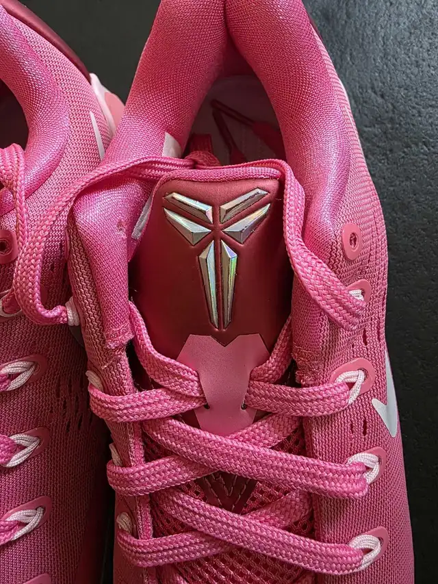 Kobe 9 Kay Yow size 8 in Men's Shoes in Mississauga / Peel Region - Image 9