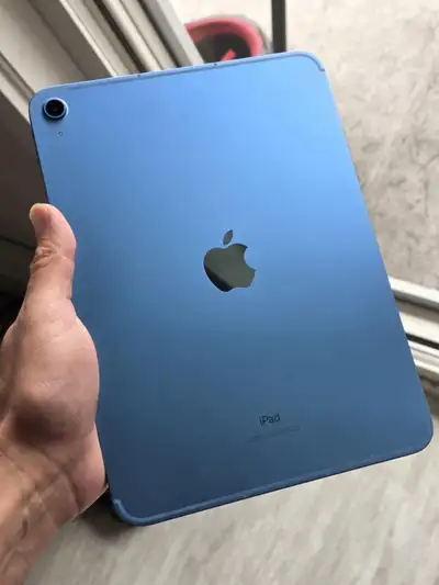 BLUE APPLE IPAD 10TH GENERATION CELLULAR LIKE NEW SALE/TRADE, View more