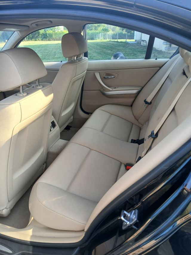 2011 BMW 323i in Cars & Trucks in Markham / York Region - Image 4