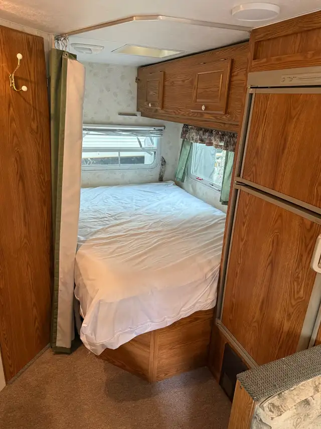 2002 Forest River Sierra Lite 22’ Trailer in Travel Trailers & Campers in Cranbrook - Image 11