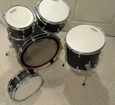 Ludwig Accent CS Custom 5 Piece Drum Set , View more