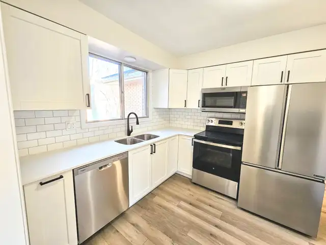 Newly Renovated Student Room!63010225329537123