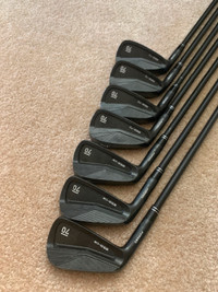Absolutely mint Mens left handed Sub70 4-Pw irons