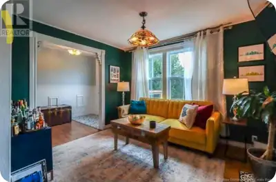EAST/CENTRAL - FURNISHED ROOM FOR RENT