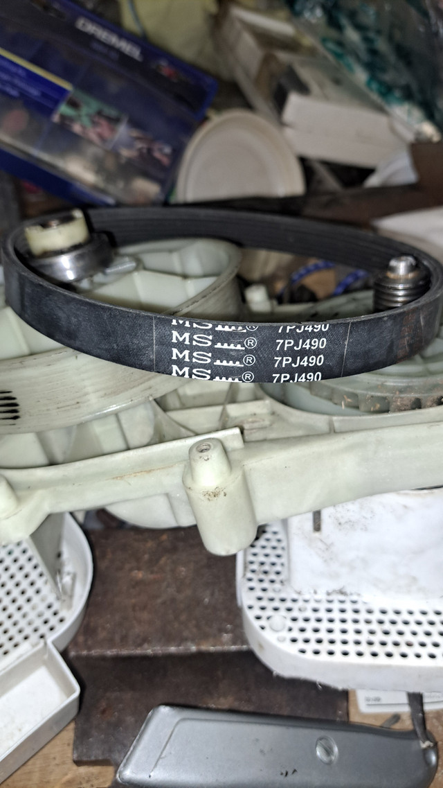 Courroie de moteur motor strap de tondeuse Yardworks landmower dans Tondeuses et souffleuses  à Laval/Rive Nord - Image 2