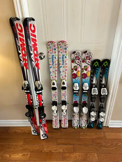 Paires de ski alpin enfant 45$ chaque // each kids skis, View more