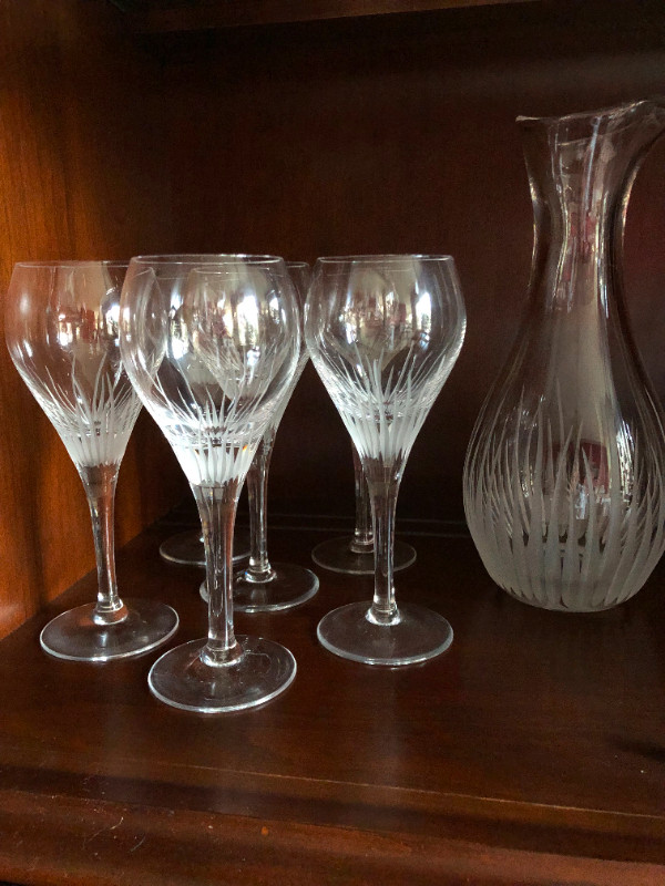 Belfor Wine Decanter with Six Glasses in Kitchen & Dining Wares in Hamilton - Image 2