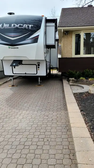 Caravane à sellette - Fith wheel Forest River WILDCAT 280 SG Beige Année de construction 2020 Longue...