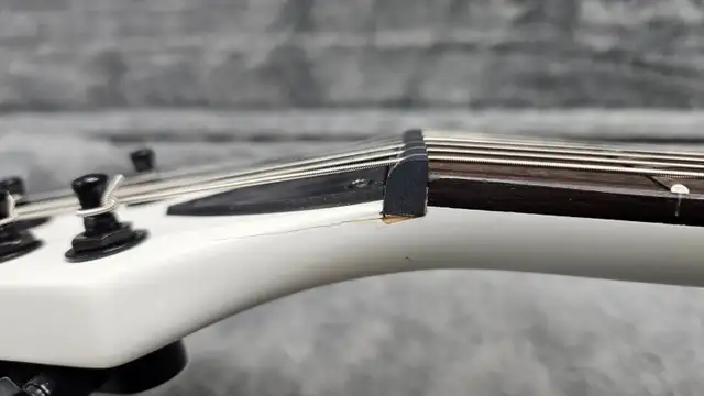Donner DMT 100W Electric Guitar in Guitars in Markham / York Region - Image 4