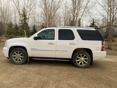 2010 GMC YUKON DENALI