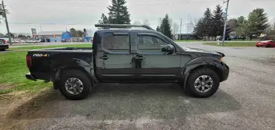 2019 frontier pro4x 122500km, 4.0 v6, automatic 5 speed. last year of the reliable VQ40 D40 spec tru...