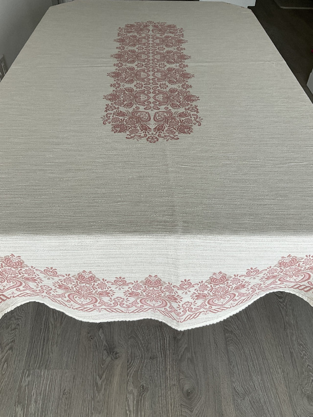 Oval Tablecloth  in Kitchen & Dining Wares in Hamilton