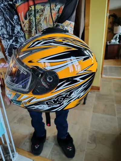 CKX heated snowmobile helmet, size large, excellent condition