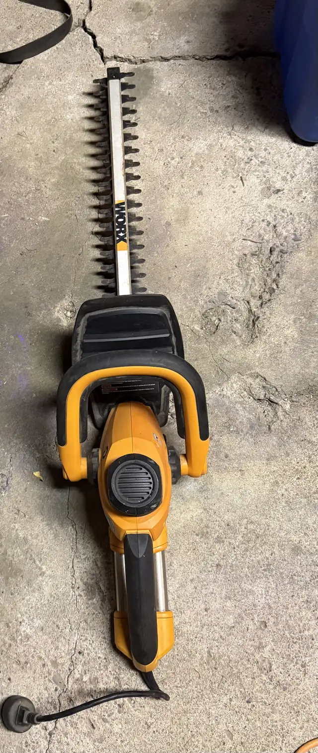 Hedge Trimmer - Worx in Outdoor Tools & Storage in City of Toronto - Image 3