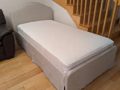 TWIN BED, MATTRESS, MATTRESS PROTECTOR, FITTED SHEET - like NEW, View more