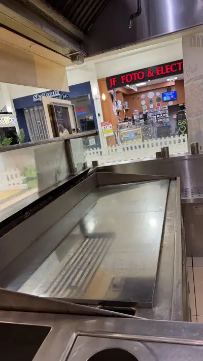 (4,450 grill only; refrigerate available separately or as a bundle) I'm selling a used commercial fl...