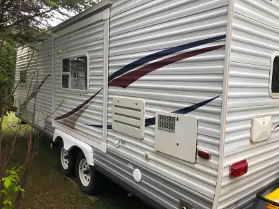 This camper is in very good condition. Awning is in good condition. Everything works great, has an e...