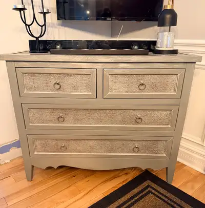 Commode de rangement avec finition texturée, View more